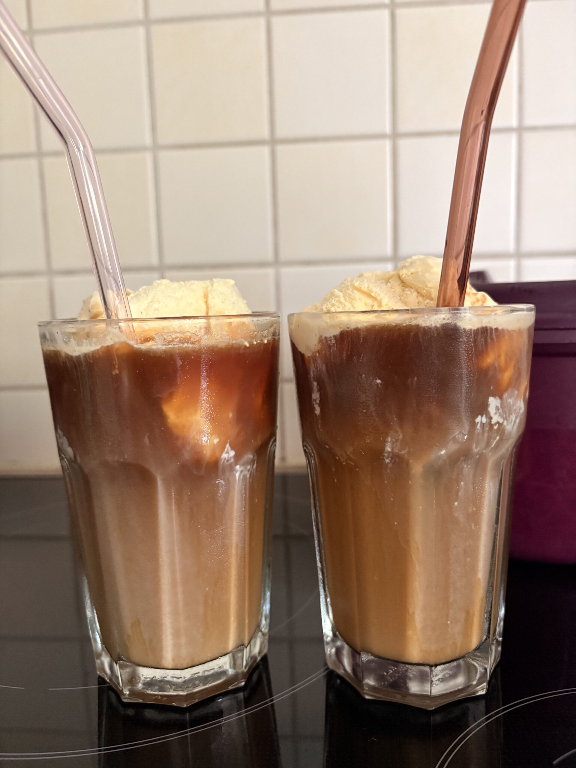Zwei große Eiskaffee